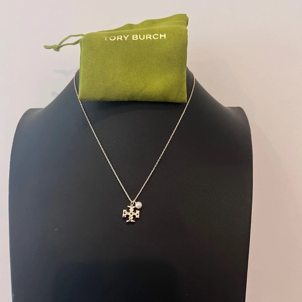 Tory Burch Twisted Rope Pearl Gold Pendant Necklace